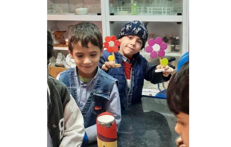 زنگ آزمایشگاه دست سازه های علوم 8