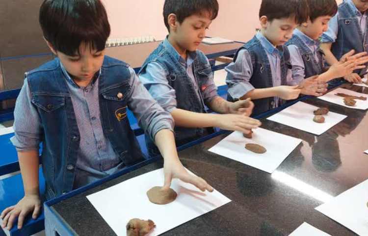 زنگ آزمایشگاه زمین خانه ی خاکی ما