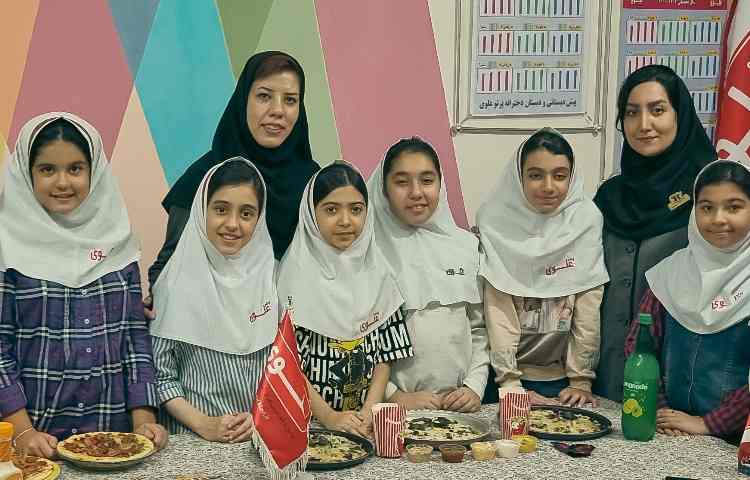 زنگ آشپزی دانش آموزان خلاق پایه ششم دبستان دخترانه پرتوعلوی 1