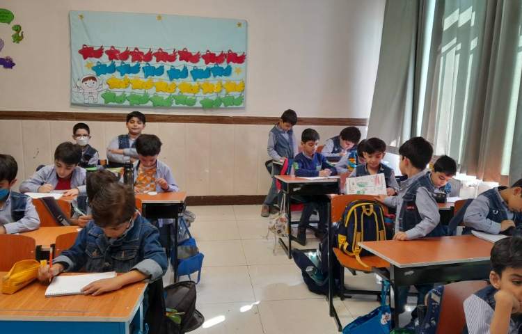 زنگ اتیکت ،آموزش مکانهای عمومی و آداب مکانهای عمومی در روز 3