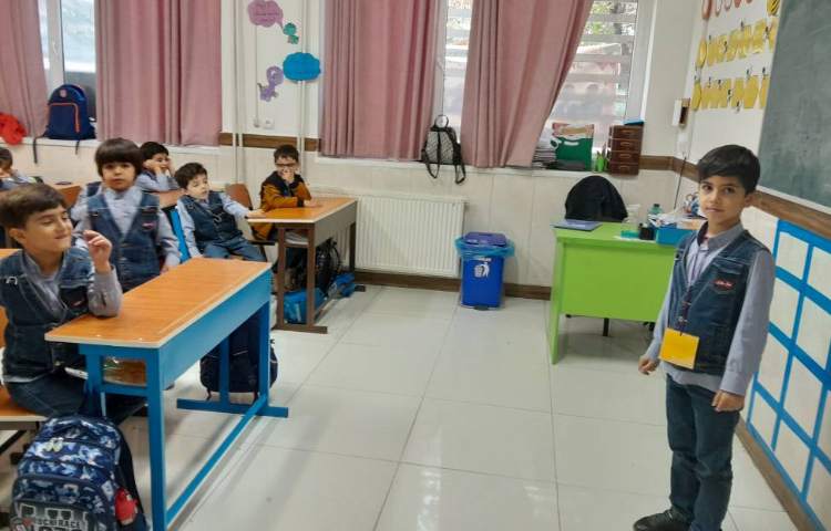 زنگ اتیکت و آموزش اتیکت نشستن 2