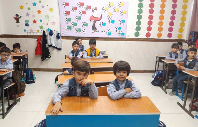 زنگ اتیکت و آموزش اتیکت نشستن 3