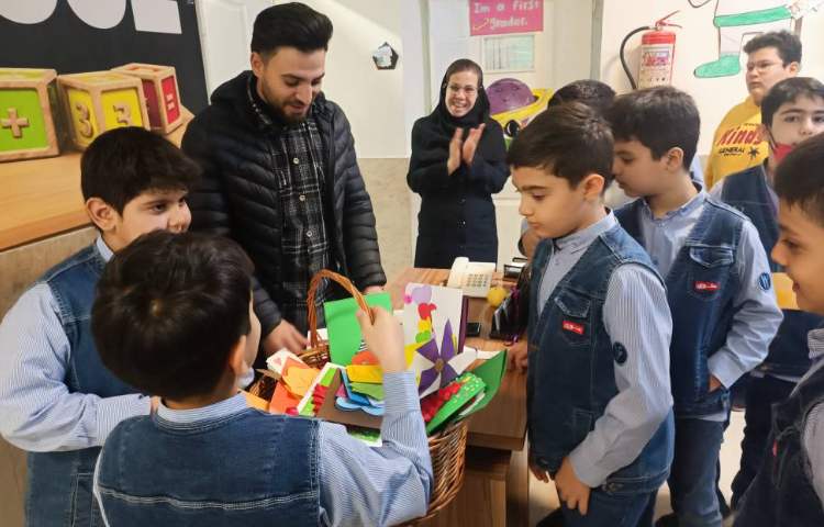 زنگ اجتماعی، قدردانی از کادر مدرسه با کارت‌های قدردانی 3