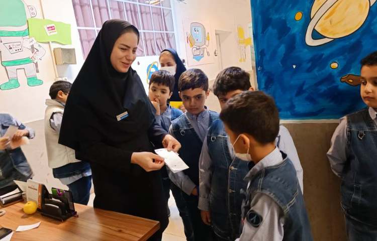 زنگ اجتماعی، قدردانی از کادر مدرسه با کارت‌های قدردانی 5