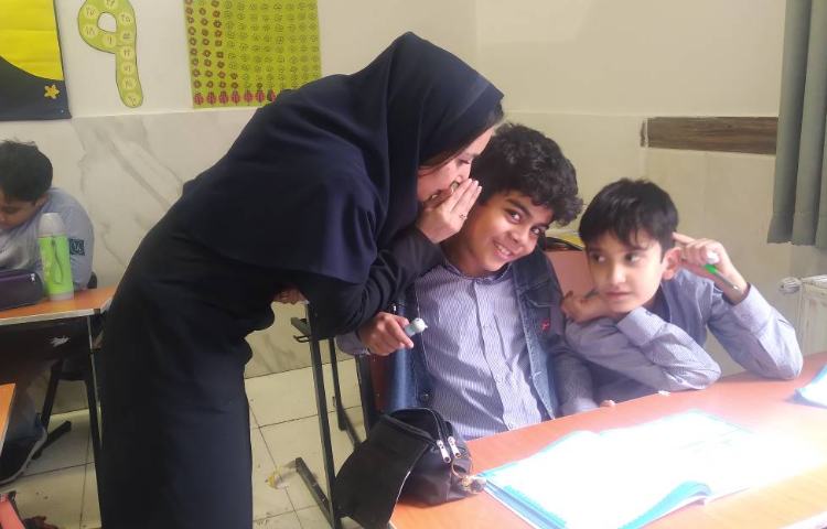 زنگ املا:املای در گوشی از درس چشم‌های آسمان