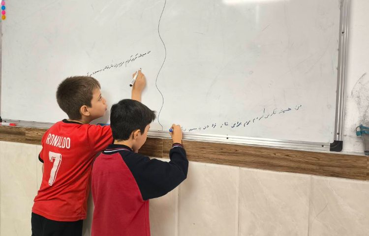 زنگ املا - بازی املا پا تخته ای 7