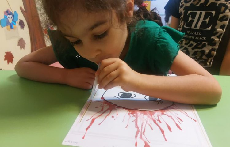 زنگ تفریح:نقاشی با فوت کردن در نی 3