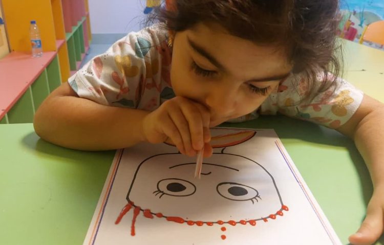 زنگ تفریح:نقاشی با فوت کردن در نی 5