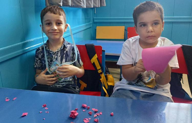 :زنگ تفریحی، با موضوع دست ورزی و تقویت مچ دست 4