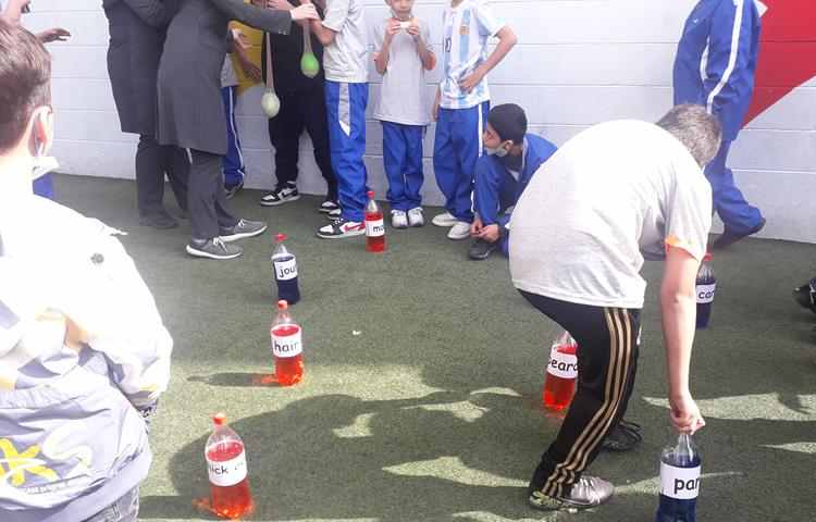 زنگ تفریحی شاد در دوشنبه های زبانی دبستان علوی 11