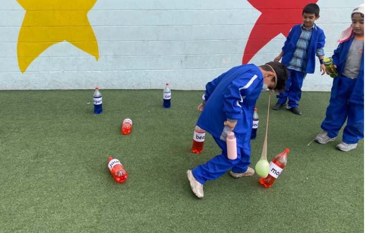 زنگ تفریحی شاد در دوشنبه های زبانی دبستان علوی 15