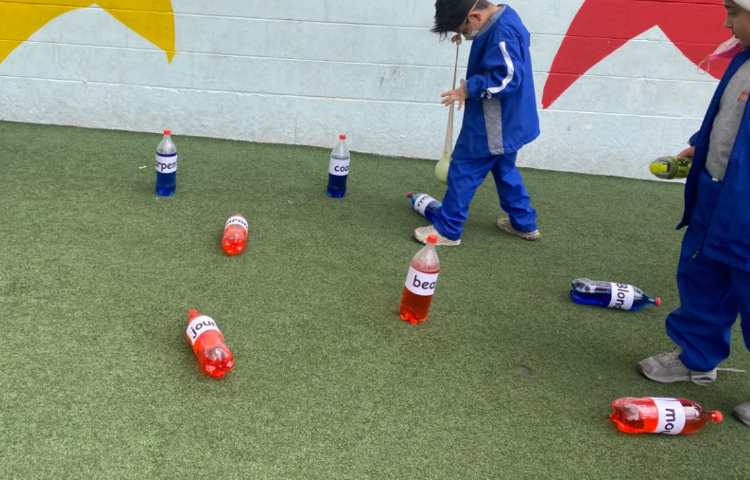 زنگ تفریحی شاد در دوشنبه های زبانی دبستان علوی 19