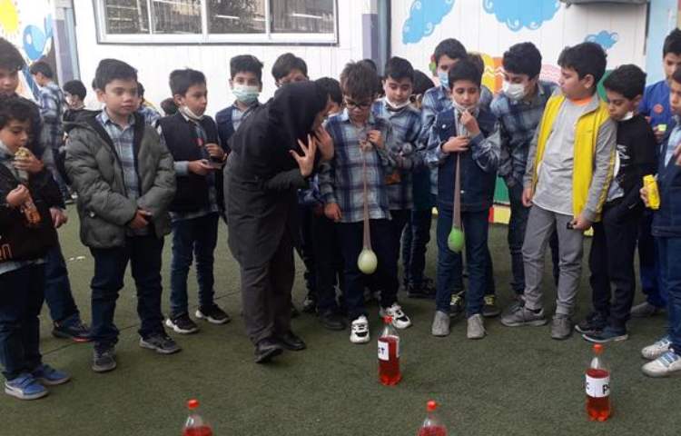 زنگ تفریحی شاد در دوشنبه های زبانی دبستان علوی 3