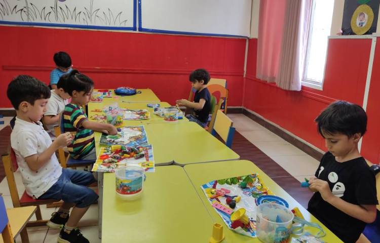 : زنگ تفریح، خمیربازی جهت دست ورزی 5