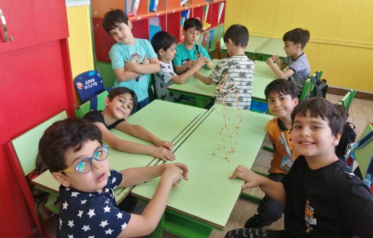 : زنگ تفریح، سازه نخودی 4