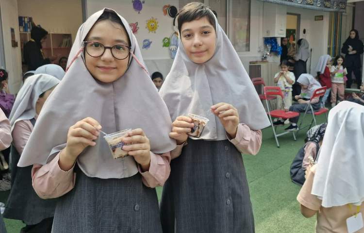 زنگ تفریح شاد به صرف بستنی 3