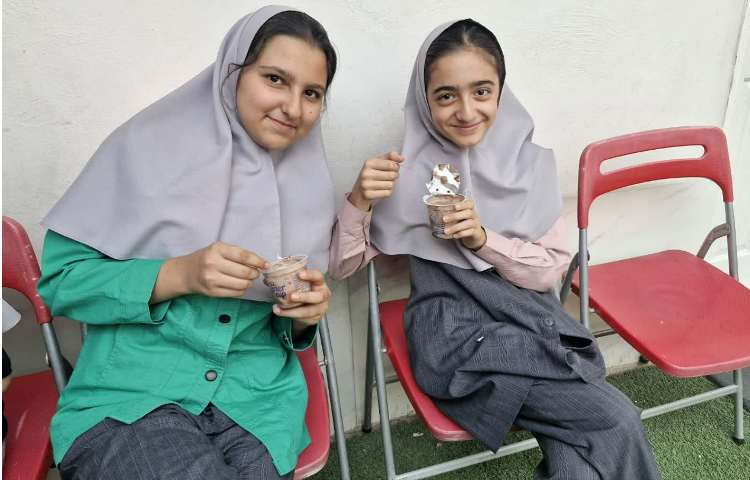 زنگ تفریح شاد به صرف بستنی 5