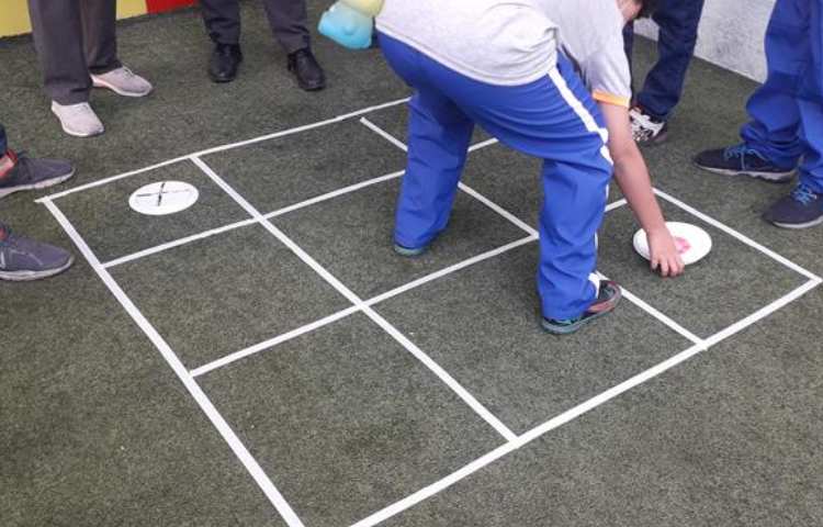 زنگ تفریح شاد در دوشنبه های زبانی 4