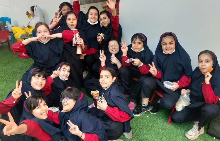 زنگ تفریح شاد و دور همی با نشاط 3