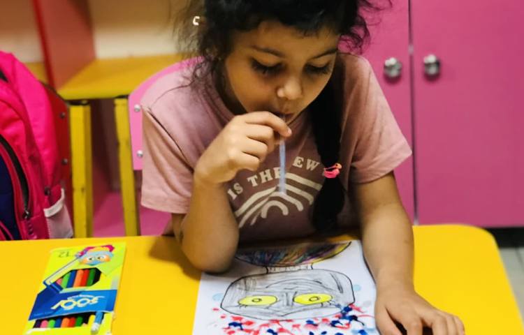 زنگ تفریح ( نقاشی با فوت ) 4