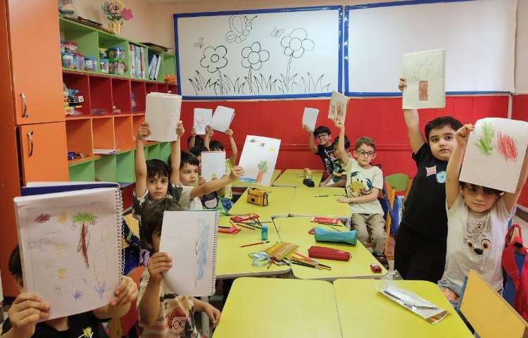 : زنگ تفریح، نقاشی با موضوع درخت و میوه ی تابستانی