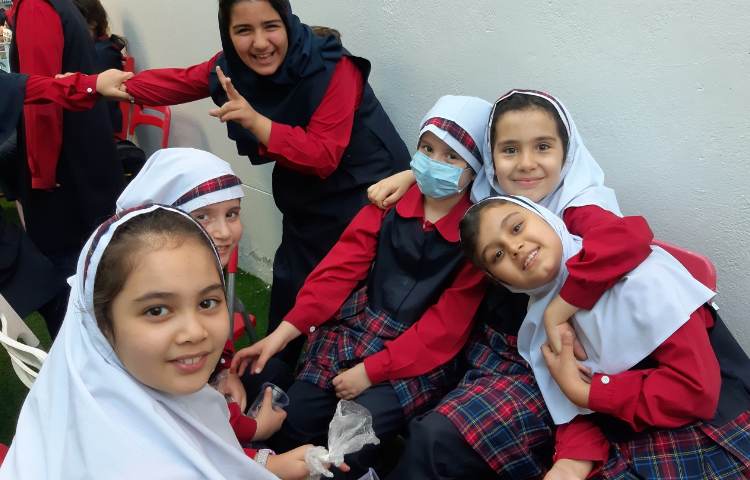 زنگ تفریح و دورهمی دانش آموزان 3