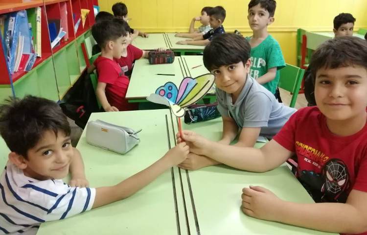 :زنگ تفریح، پروانه های رنگارنگ متحرک 1