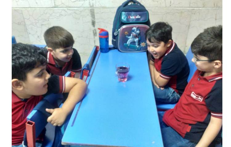 زنگ دانشمند کوچک آزمایش باران رنگی کلاس پیش 2 5