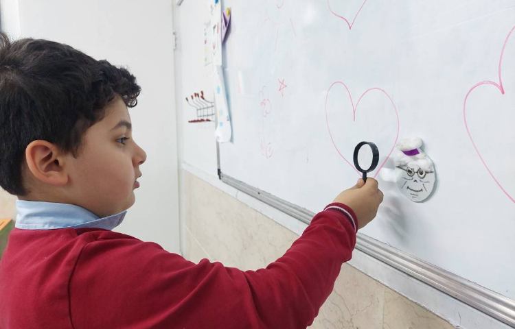 زنگ دانشمند کوچک ،آشنایی با ذره بین 2