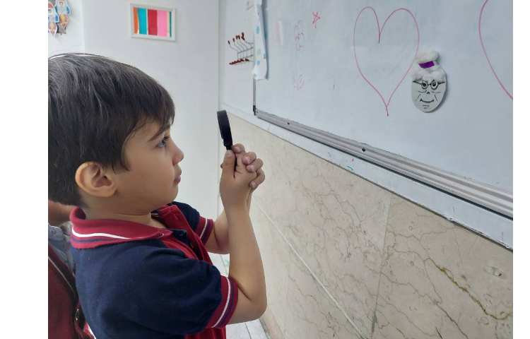 زنگ دانشمند کوچک ،آشنایی با ذره بین 3