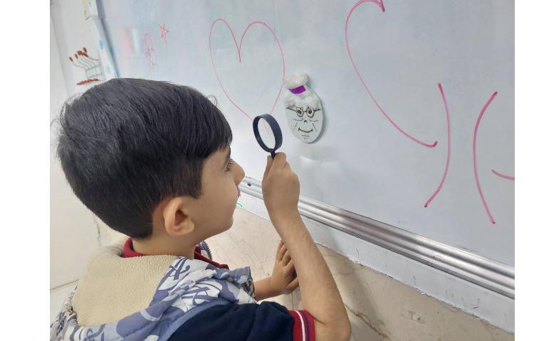 زنگ دانشمند کوچک ،آشنایی با ذره بین 5