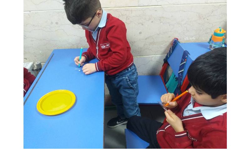 زنگ دانشمند کوچک انجام ازمایش نقاشی جادویی 1