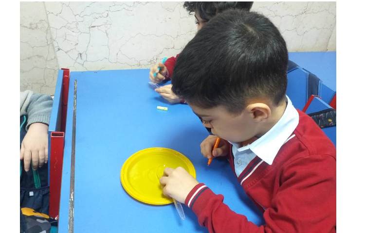 زنگ دانشمند کوچک انجام ازمایش نقاشی جادویی 4