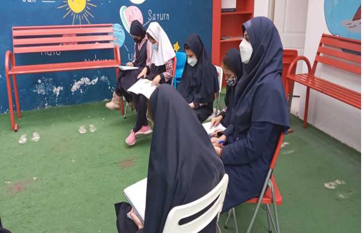 زنگ دایره مربوط به درس ادبیات‌فارسی 4