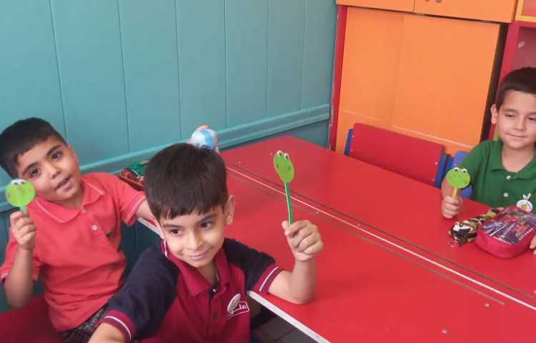 زنگ دست سازه چوبی