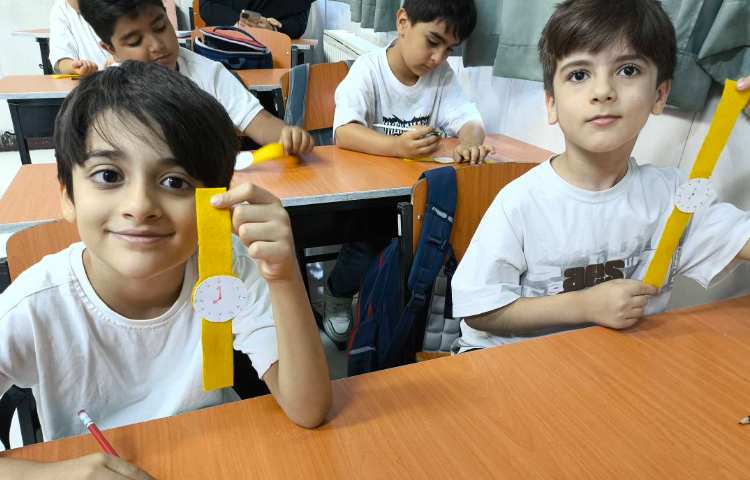 زنگ ریاضی آشنایی ساعت و اجزای آن 2