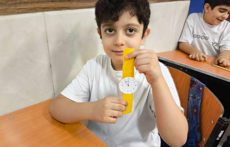 زنگ ریاضی آشنایی ساعت و اجزای آن 5