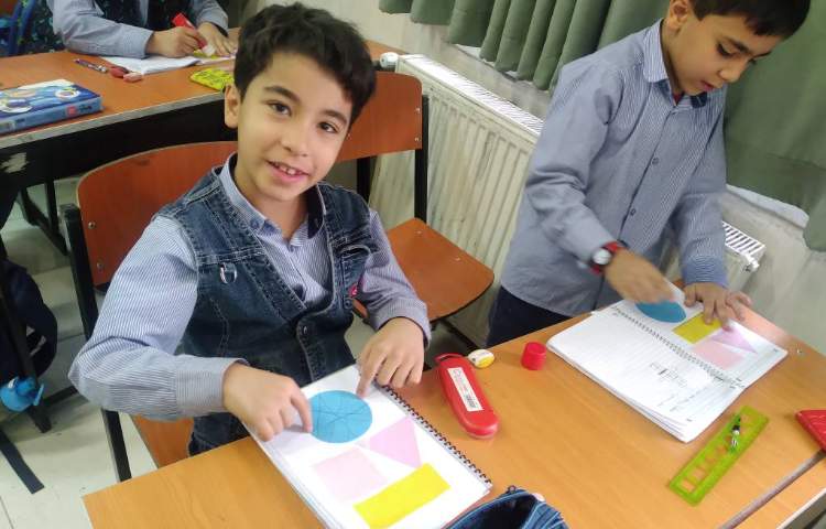 زنگ ریاضی: آموزش تقارن