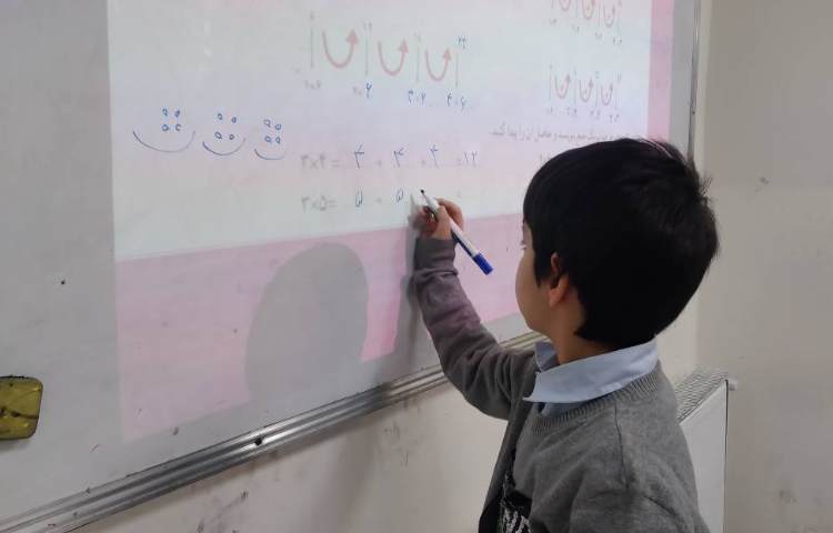 زنگ ریاضی : انجام تمرینات کتاب درسی و برگزاری طرح سنجش علوم