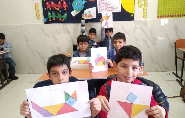 زنگ ریاضی: انجام فعالیت‌های فصل مساحت و ساخت تانگرام 1