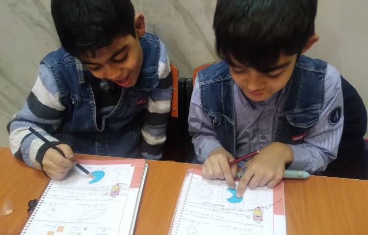 زنگ ریاضی: انجام فعالیت‌های فصل مساحت و ساخت تانگرام 3