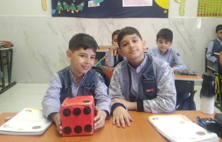 زنگ ریاضی: انجام فعالیت‌های مربوط به بحث جدول داده و احتمال