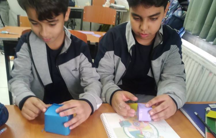 زنگ ریاضی: تدریس مکعب و ساخت کاردستی 3