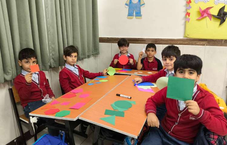 زنگ ریاضی دستت ورزی مشخص کردن ضلع و گوشه در اشکال هندسی 3