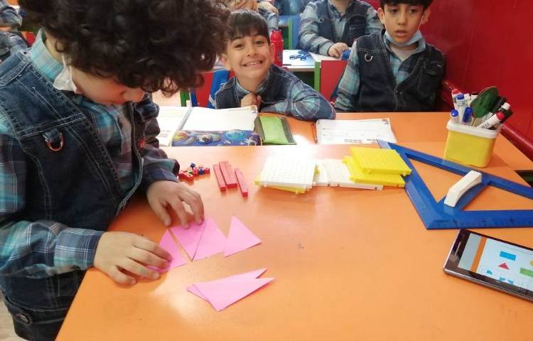 :زنگ ریاضی، دست ورزی اعداد سه رقمی و کسر 3