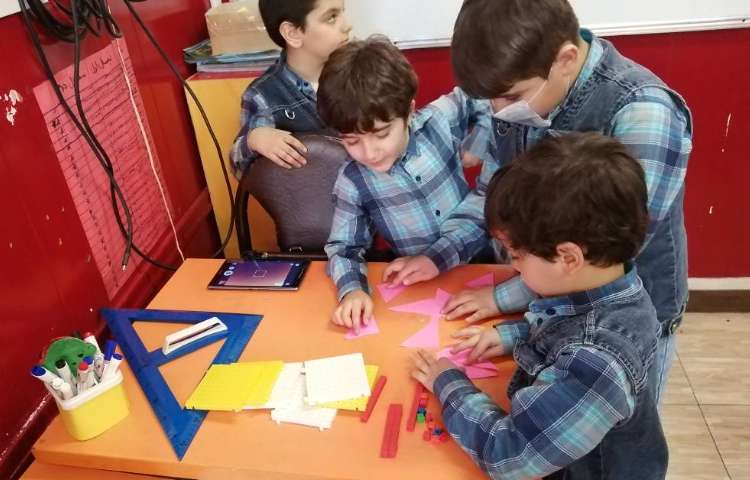 :زنگ ریاضی، دست ورزی اعداد سه رقمی و کسر