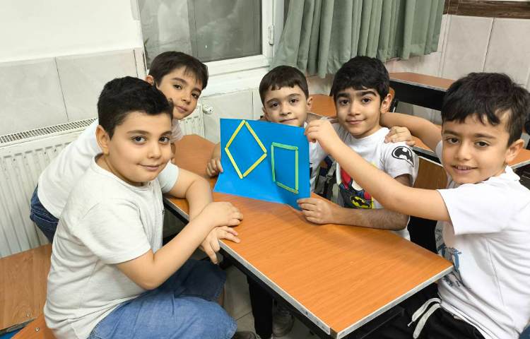 زنگ ریاضی - ساخت اشکال هندسی و آشنایی با ضلع و گوشه 3