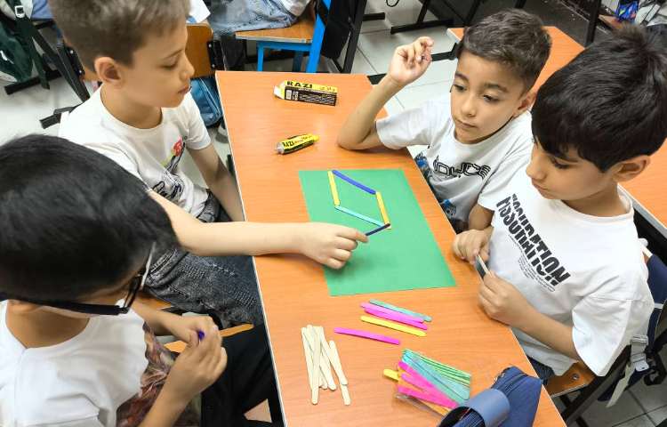 زنگ ریاضی - ساخت اشکال هندسی و آشنایی با ضلع و گوشه 7