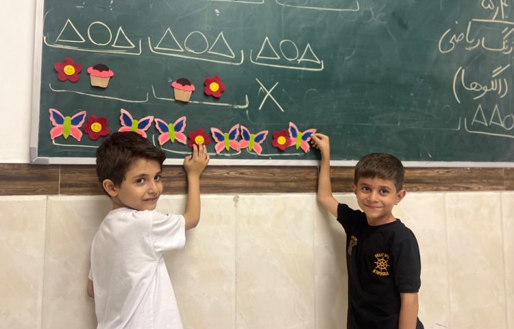 زنگ ریاضی ( ساخت الگو های دوتایی و سه تایی توسط مگنت‌های شکل دار) 2