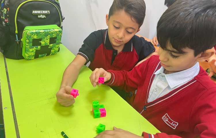 زنگ ریاضی: ساخت مکعب با چینه 3